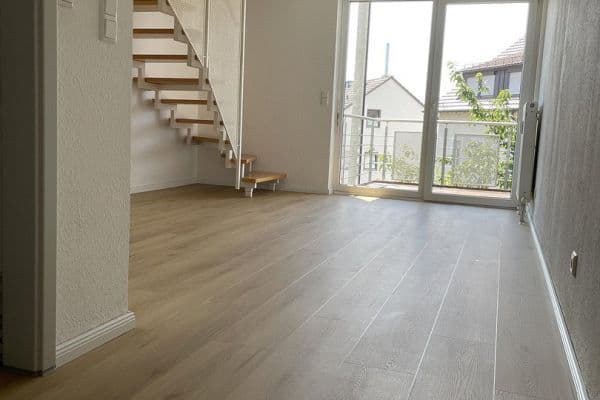 Pronájem bytu 2+1 46 m², Gerlinger Weg 1, Ditzingen-Hirschlanden Pronájem bytu 2+1 46 m², Gerlinger Weg 1, Ditzingen-Hirschlanden