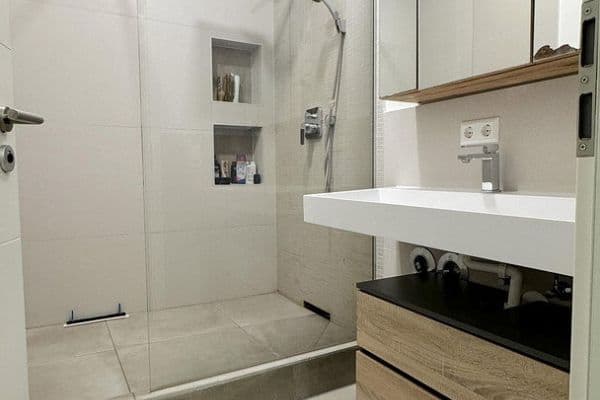 Prodej bytu 5+1 123 m², Stuttgart Prodej bytu 5+1 123 m², Stuttgart