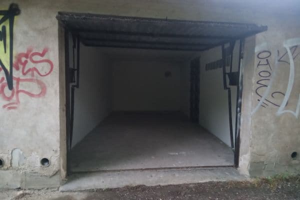 Pronájem garáže 20 m², Nad Kolčavkou, Praha Pronájem garáže 20 m², Nad Kolčavkou, Praha