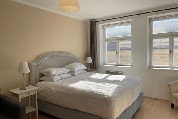 Pronájem bytu 1+1 37 m², Roháčova, Praha Pronájem bytu 1+1 37 m², Roháčova, Praha