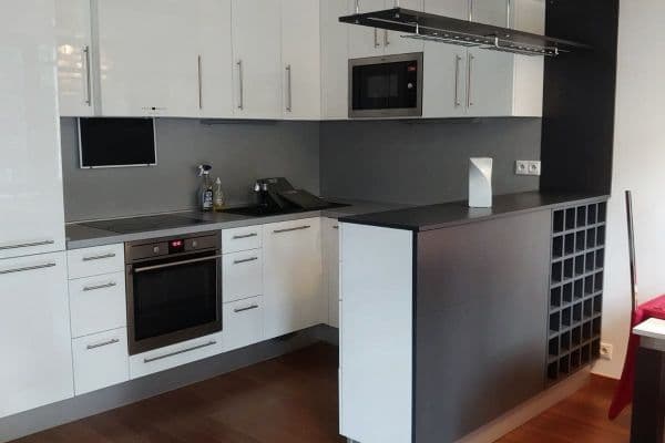 Pronájem bytu 2+kk 50 m², Magistrů, Praha Pronájem bytu 2+kk 50 m², Magistrů, Praha