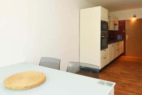Pronájem bytu 3+1 76 m², Slivenecká, Praha Pronájem bytu 3+1 76 m², Slivenecká, Praha