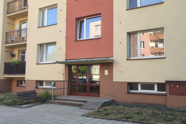 Pronájem bytu 1+1 35 m², Na Lužci, Lázně Bohdaneč Pronájem bytu 1+1 35 m², Na Lužci, Lázně Bohdaneč