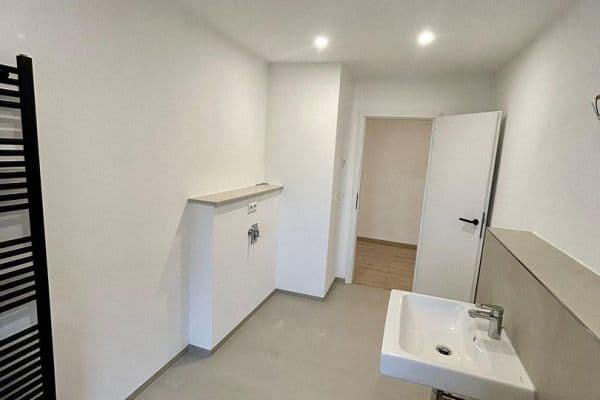 Pronájem bytu 3+1 84 m², Chemnitzer Str. 72, Meerane Pronájem bytu 3+1 84 m², Chemnitzer Str. 72, Meerane