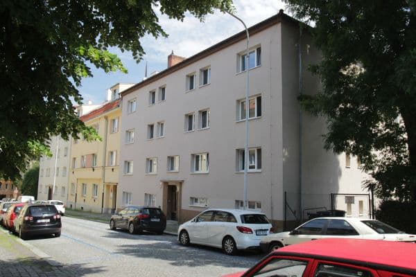 Pronájem bytu 3+1 58 m², Kotěrova, Praha Pronájem bytu 3+1 58 m², Kotěrova, Praha