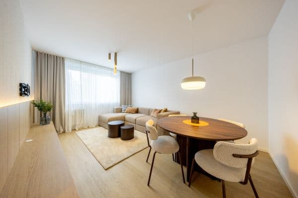 Prodej bytu 2+1 53 m², Ožvoldíkova, Bratislava Prodej bytu 2+1 53 m², Ožvoldíkova, Bratislava