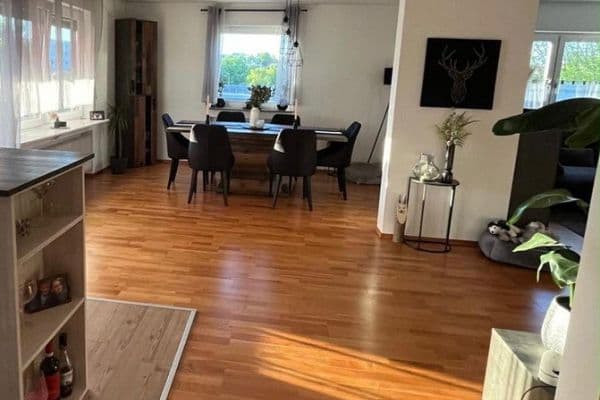 Pronájem bytu 2+kk 92 m², Lindenweg 11, Leinfelden-Echterdingen Pronájem bytu 2+kk 92 m², Lindenweg 11, Leinfelden-Echterdingen