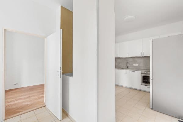 Pronájem bytu 3+1 80 m², Kamenická, Praha Pronájem bytu 3+1 80 m², Kamenická, Praha