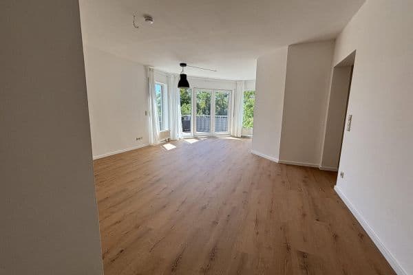 Pronájem bytu 2+1 68 m², Nauheim Pronájem bytu 2+1 68 m², Nauheim
