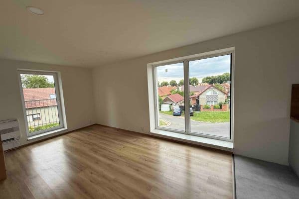 Pronájem bytu 2+1 50 m², Průběžná, Bobnice Pronájem bytu 2+1 50 m², Průběžná, Bobnice