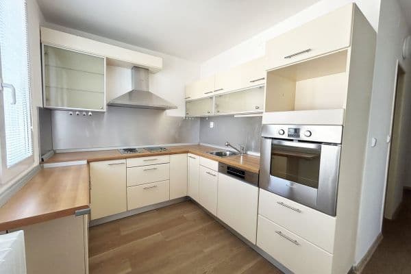 Pronájem bytu 3+1 84 m², Roháčova, Český Brod Pronájem bytu 3+1 84 m², Roháčova, Český Brod