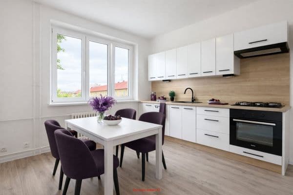Pronájem bytu 3+1 75 m², Marie Majerové, Frýdek-Místek Pronájem bytu 3+1 75 m², Marie Majerové, Frýdek-Místek