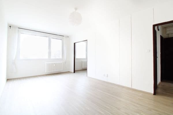 Pronájem bytu 3+1 55 m², Na růžovém poli, Kladno Pronájem bytu 3+1 55 m², Na růžovém poli, Kladno