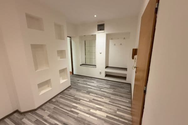Pronájem bytu 2+1 69 m², Hutní osada, Zastávka Pronájem bytu 2+1 69 m², Hutní osada, Zastávka