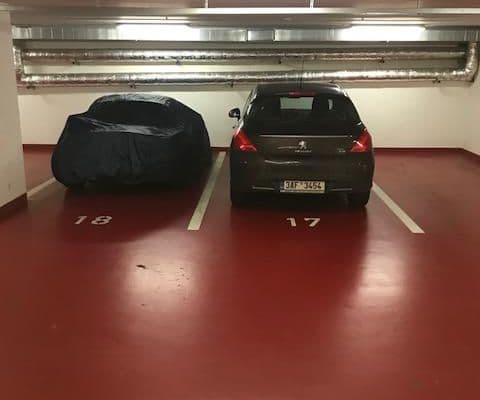 Pronájem garáže 15 m², Pelušková, Praha Pronájem garáže 15 m², Pelušková, Praha