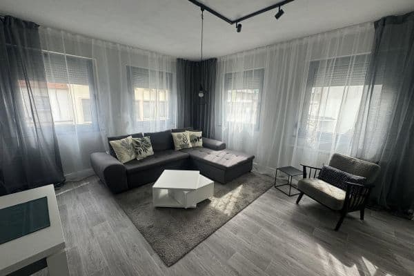 Pronájem bytu 2+1 84 m², Marktstraße 47, Neckarsulm Pronájem bytu 2+1 84 m², Marktstraße 47, Neckarsulm