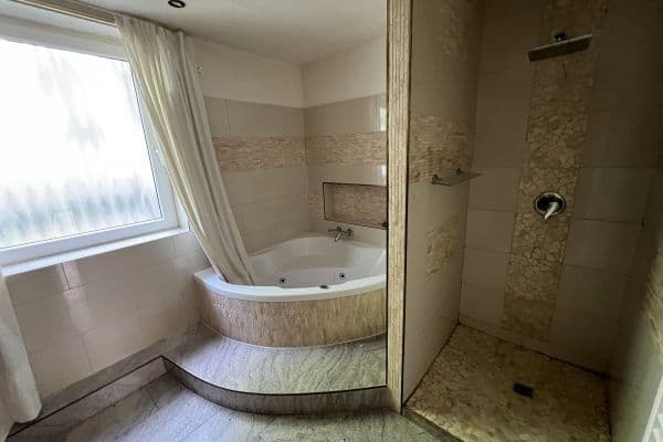 Pronájem bytu 3+1 160 m², Viktor-Reuter-Str. 53, Herne Pronájem bytu 3+1 160 m², Viktor-Reuter-Str. 53, Herne