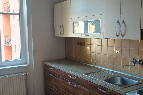 Pronájem bytu 2+1 65 m², U Nemocnice, Ústí nad Labem Pronájem bytu 2+1 65 m², U Nemocnice, Ústí nad Labem