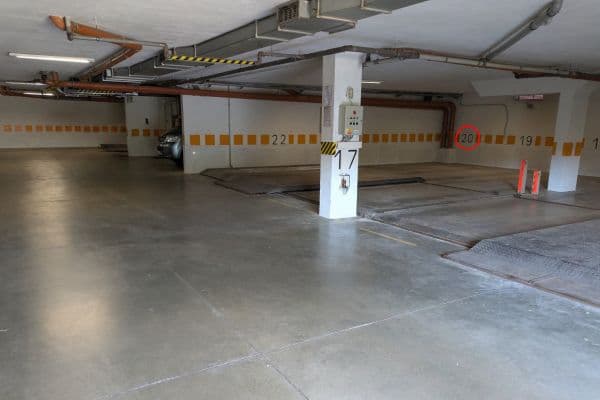 Pronájem garáže 10 m², Bochovská, Praha Pronájem garáže 10 m², Bochovská, Praha