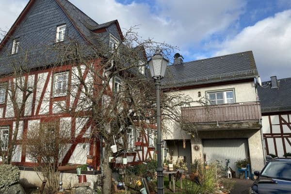 Pronájem bytu 6+1 116 m², Hauptstr.53, Dillenburg Eibach Pronájem bytu 6+1 116 m², Hauptstr.53, Dillenburg Eibach