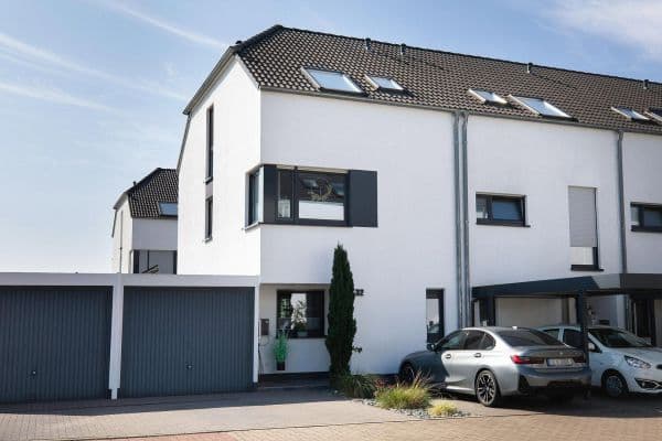 Prodej domu 134 m², pozemek 191 m², Langenfeld (Rheinland) Prodej domu 134 m², pozemek 191 m², Langenfeld (Rheinland)