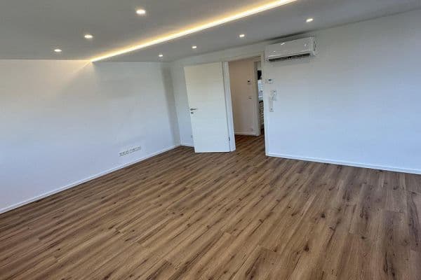 Pronájem bytu 3+1 75 m², Sankt-Peter-Weg 14, Schwerte Pronájem bytu 3+1 75 m², Sankt-Peter-Weg 14, Schwerte