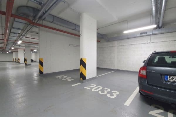 Pronájem garáže 15 m², Waltariho, Praha Pronájem garáže 15 m², Waltariho, Praha