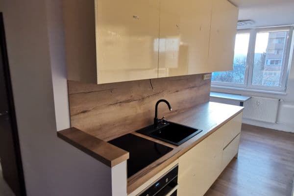 Prodej bytu 3+1 75 m², Svobodova, Otrokovice Prodej bytu 3+1 75 m², Svobodova, Otrokovice