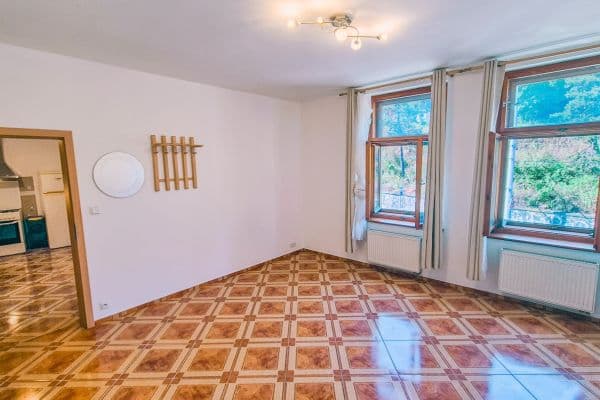 Pronájem bytu 3+1 75 m², Francouzská, Prague Pronájem bytu 3+1 75 m², Francouzská, Prague