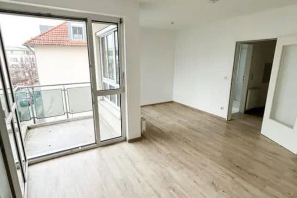 Pronájem bytu 1+1 31 m², Dresden, Sasko Pronájem bytu 1+1 31 m², Dresden, Sasko