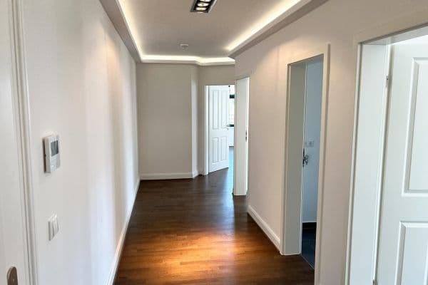 Pronájem bytu 2+1 72 m², Wurzner Straße 11, Leipzig Pronájem bytu 2+1 72 m², Wurzner Straße 11, Leipzig
