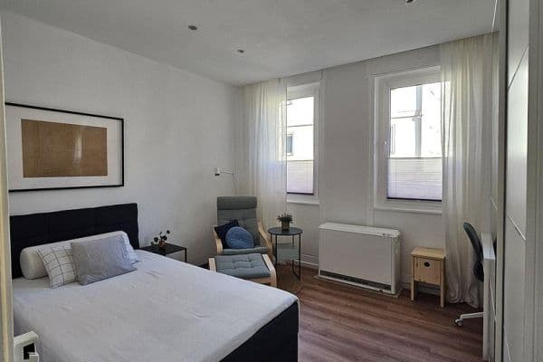 Pronájem bytu 1+1 23 m², Stuttgart, Bádensko-Württembersko Pronájem bytu 1+1 23 m², Stuttgart, Bádensko-Württembersko