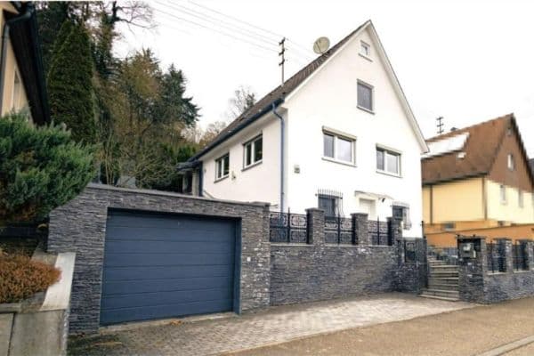 Prodej domu 120 m², pozemek 1.061 m², Hüttlingerstraße 17, Aalen, Bádensko-Württembersko Prodej domu 120 m², pozemek 1.061 m², Hüttlingerstraße 17, Aalen, Bádensko-Württembersko