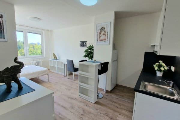 Pronájem bytu 1+kk 30 m², Pod Lysinami, Praha Pronájem bytu 1+kk 30 m², Pod Lysinami, Praha