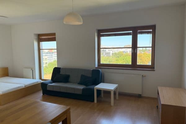 Pronájem bytu 1+kk 41 m², Pod Kapličkou, Praha Pronájem bytu 1+kk 41 m², Pod Kapličkou, Praha