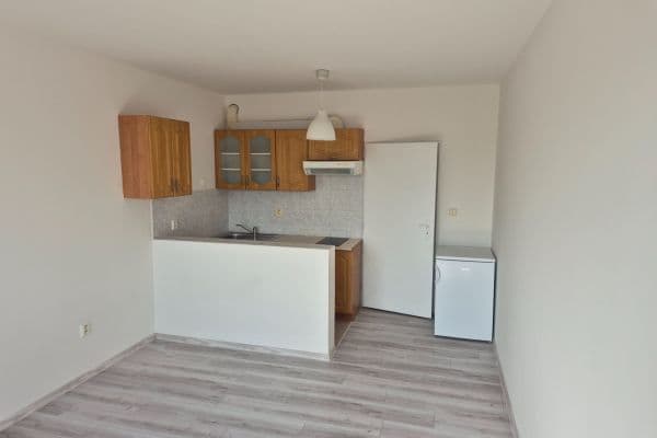 Pronájem bytu 1+kk 26 m², Štúrova, Praha Pronájem bytu 1+kk 26 m², Štúrova, Praha