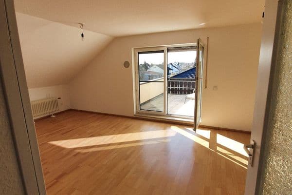 Pronájem bytu 3+1 90 m², Großenseebach Pronájem bytu 3+1 90 m², Großenseebach
