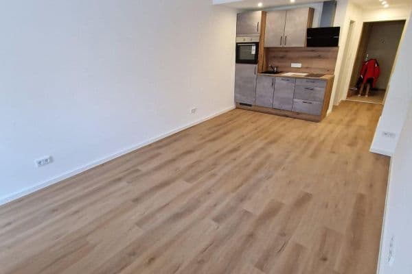 Pronájem bytu 1+1 30 m², Rudolfstraße 1, Planegg, Bavorsko Pronájem bytu 1+1 30 m², Rudolfstraße 1, Planegg, Bavorsko