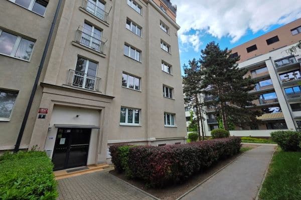 Prodej bytu 3+1 68 m², Sečská, Praha Prodej bytu 3+1 68 m², Sečská, Praha