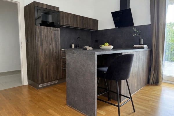 Prodej bytu 1+kk 81 m², Záhřebská, Praha Prodej bytu 1+kk 81 m², Záhřebská, Praha