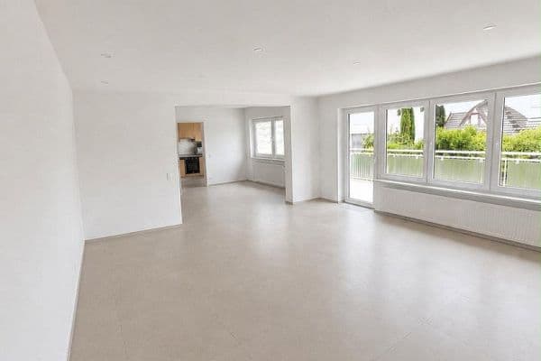Pronájem bytu 3+1 107 m², Eichenweg 3, Waldbronn Pronájem bytu 3+1 107 m², Eichenweg 3, Waldbronn