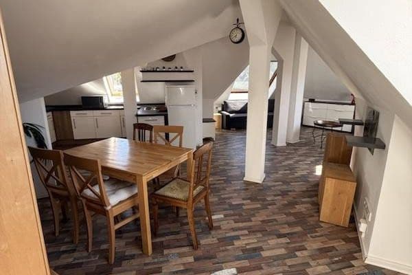 Pronájem bytu 1+kk 49 m², Schurwaldstr. 61, Stuttgart Pronájem bytu 1+kk 49 m², Schurwaldstr. 61, Stuttgart