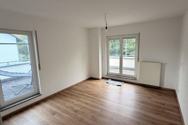 Pronájem bytu 4+1 108 m², Am Schlagsbach 11, Dreieich Pronájem bytu 4+1 108 m², Am Schlagsbach 11, Dreieich