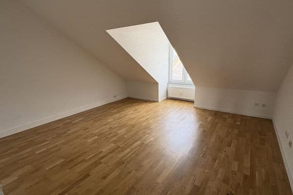 Pronájem bytu 2+1 49 m², Frankfurt Pronájem bytu 2+1 49 m², Frankfurt