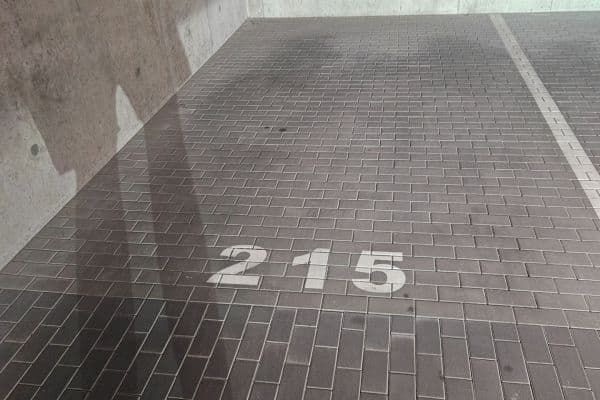 Pronájem garáže 12 m², Huppnerova, Praha Pronájem garáže 12 m², Huppnerova, Praha