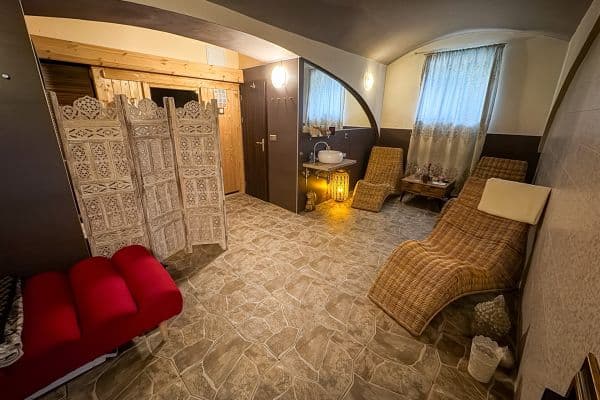Pronájem nebytového prostoru 40 m², Ke dvoru, Černolice Pronájem nebytového prostoru 40 m², Ke dvoru, Černolice