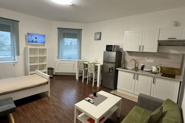 Pronájem bytu 1+kk 40 m², Náchodská, Praha Pronájem bytu 1+kk 40 m², Náchodská, Praha