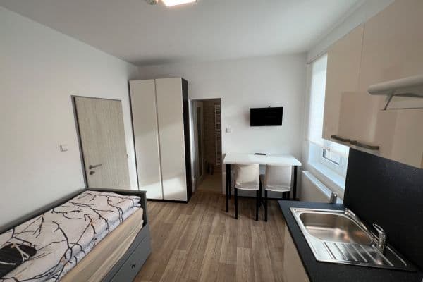 Pronájem bytu 1+kk 40 m², Náchodská, Praha Pronájem bytu 1+kk 40 m², Náchodská, Praha