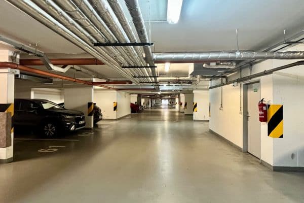 Pronájem garáže 11 m², Názovská, Praha Pronájem garáže 11 m², Názovská, Praha