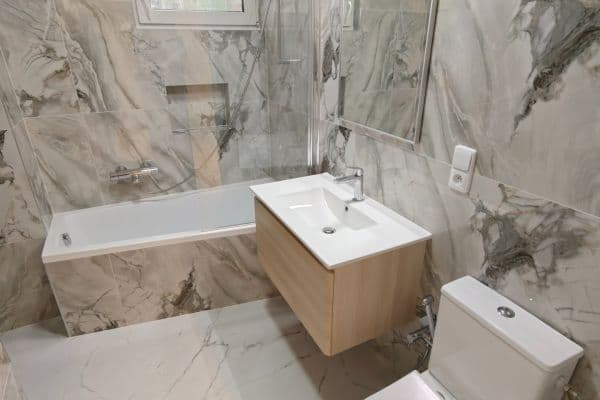 Pronájem bytu 2+1 42 m², Křížová, Praha Pronájem bytu 2+1 42 m², Křížová, Praha